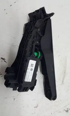 Volkswagen Golf V Accelerator throttle pedal 1K1723503