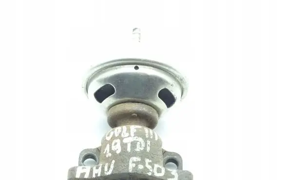 Volkswagen Scirocco EGR valve 028131501E