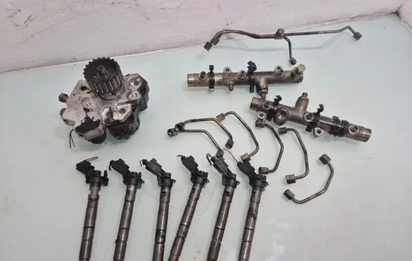 Audi A6 S6 C6 4F Fuel injection system set 059130755E 0445010090