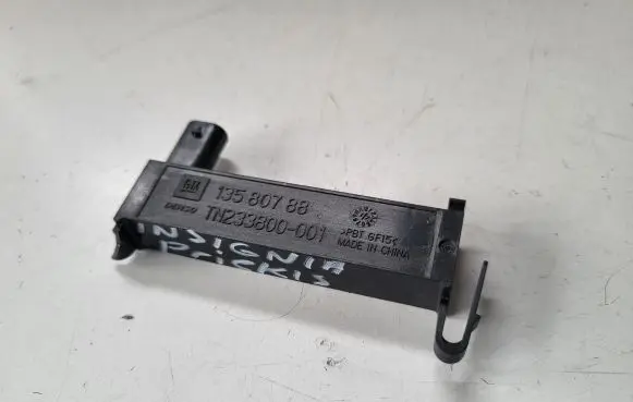 Opel Insignia B Keyless system antenna 13580788