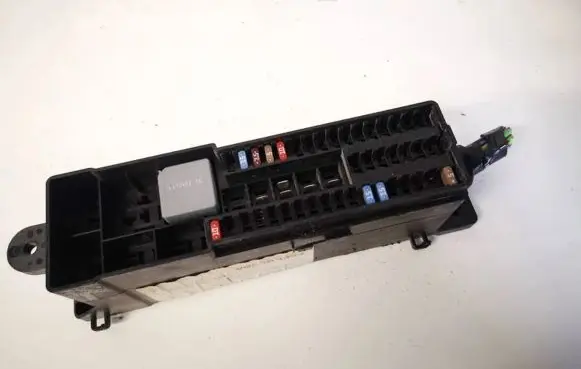 Ford Focus Fuse box set av6t14k131ab av6t-14k131-ab