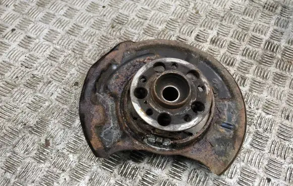 Mercedes-Benz E W211 Rear wheel hub