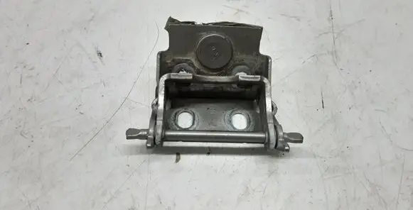 Ford Fiesta Tailgate/trunk/boot hinge