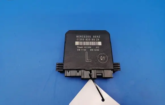 Mercedes-Benz C W203 Door control unit/module 2038206526