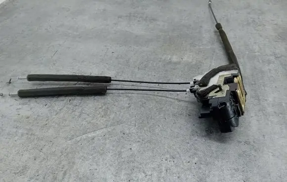 Infiniti FX Rear door lock