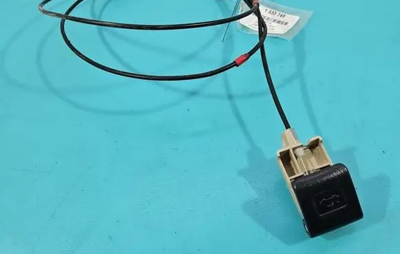 Engine bonnet/hood lock release cable