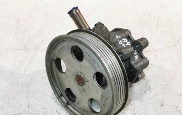 Audi A4 S4 B7 8E 8H Power steering pump 8E0145153D
