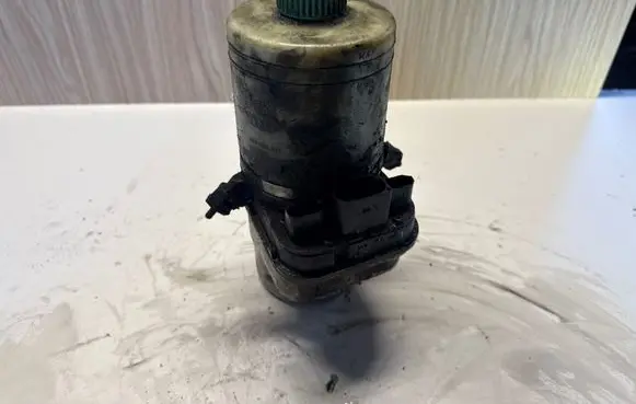 Skoda Fabia Mk2 (5J) Power steering pump 6Q0423156