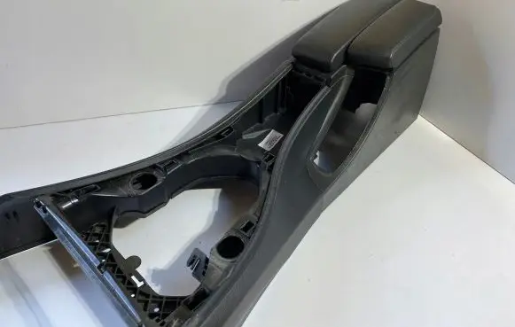 BMW 3 E90 E91 Center console