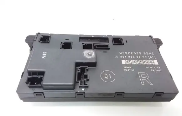 Mercedes-Benz E W211 Door control unit/module 2118702285