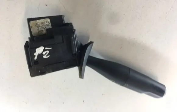 Peugeot 206 Wiper control stalk 33779502