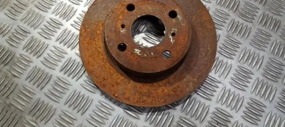 Toyota Yaris Front brake disc