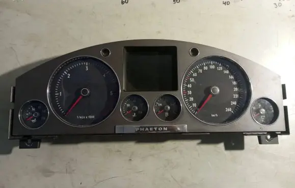 Volkswagen Phaeton Speedometer (instrument cluster) 3D0920885A 0242000013 0263660004