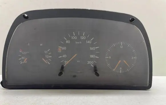 Mercedes-Benz Vito Viano W638 Speedometer (instrument cluster) 0005428401 110008850019