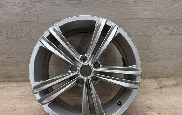 Volkswagen Tiguan R18 alloy rim 5NA601025N