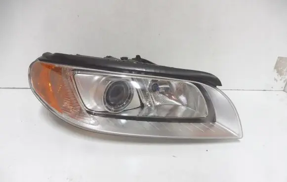 Volvo V70 Headlight/headlamp 31214348
