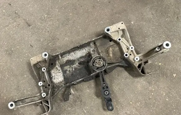 Volkswagen Golf VI Front bodywork piece 