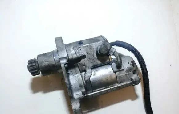 Toyota Avensis T220 Starter motor