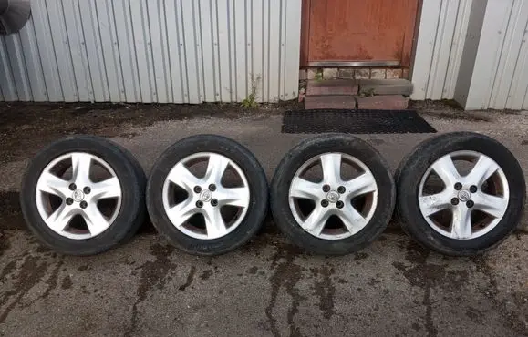 Toyota Yaris R15 alloy rim 