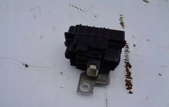 Toyota Prius (XW20) Positive cable (battery) 