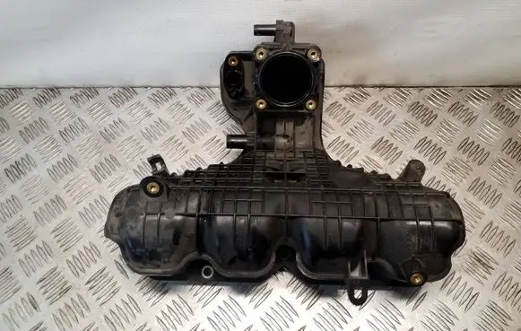 Toyota Auris E180 Intake manifold 1105869S01