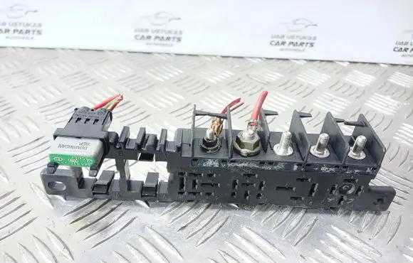 Audi A3 S3 8L Fuse module 8L0941822