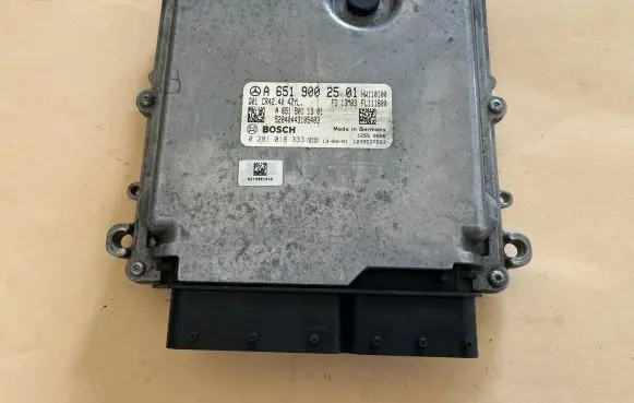 Mercedes-Benz GLK (X204) Engine control unit/module A6519002501 0281018333