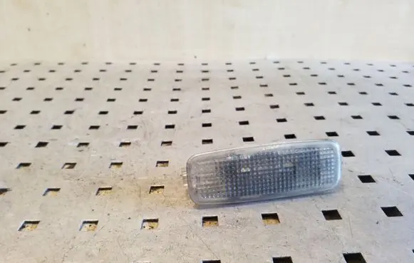 Audi A8 S8 D3 4E Front door interior light 4E0947105