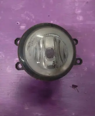 Toyota Prius (XW30) Front fog light 89210657