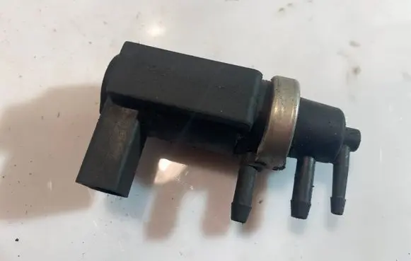 Audi A6 S6 C5 4B Turbo solenoid valve 059906627B
