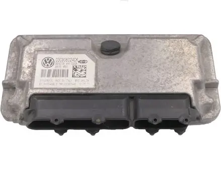 Volkswagen Golf V Engine control unit/module 03C906024CK