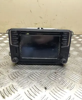 Volkswagen Jetta VI Radio/CD/DVD/GPS head unit 5K7035200