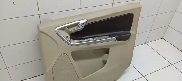 Volvo XC60 Front door card panel trim 30766388