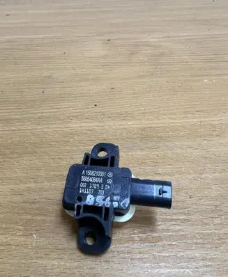 Mercedes-Benz GLE (W166 - C292) Airbag deployment crash/impact sensor A1668210351 D5672