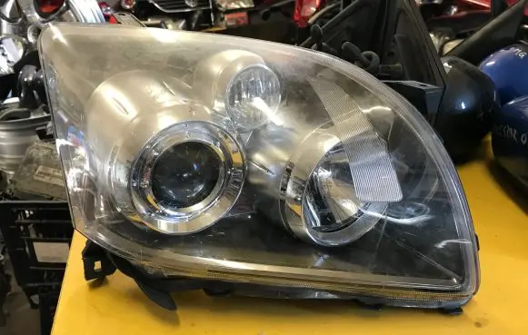 Toyota Avensis T250 Headlight/headlamp