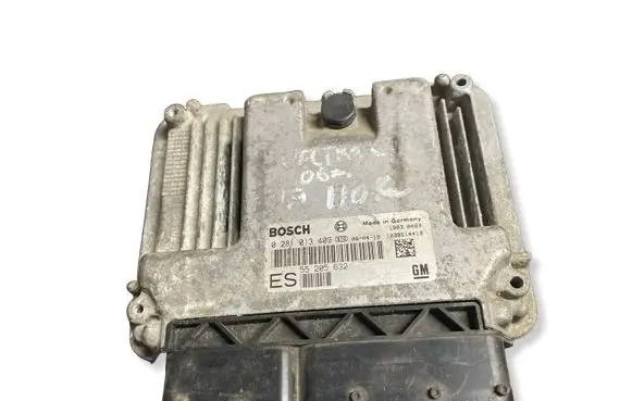 Opel Vectra C Engine control unit/module 55205632