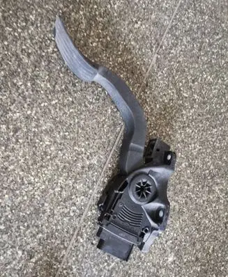 Ford S-MAX Accelerator throttle pedal 6G929F836JD