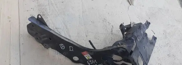 Mercedes-Benz E W211 Headlight/headlamp mounting bracket