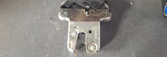 Volkswagen Jetta V Tailgate/trunk/boot lock/catch/latch 4F5827505D