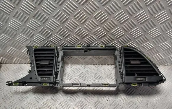 Seat Leon (5F) Dash center air vent grill 5F1819110D 20012014