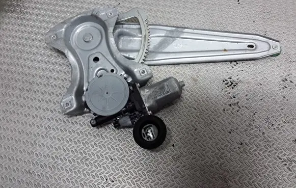 Toyota Auris 150 Rear door window regulator with motor 857200D120