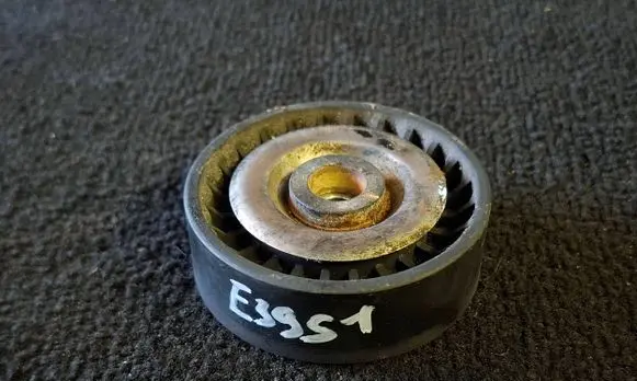 BMW 5 E39 Alternator belt tensioner pulley 