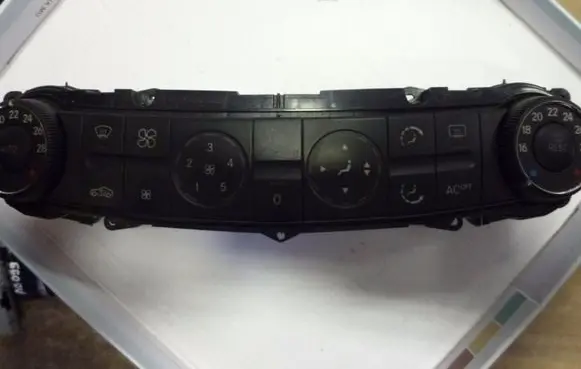 Mercedes-Benz E W211 Climate control unit A2118300190 AB095