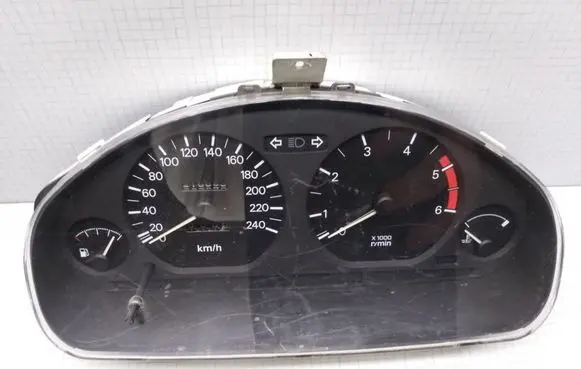 Mitsubishi Carisma Speedometer (instrument cluster) 0P0179001 MR114277