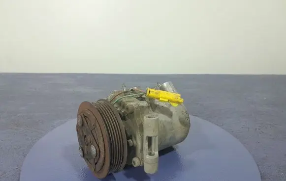 Peugeot 301 Air conditioning (A/C) compressor (pump) 9814865380