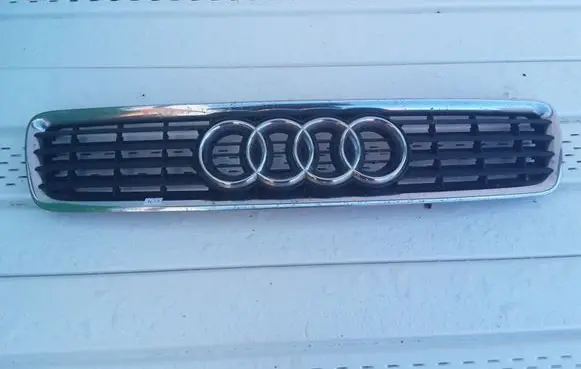 Audi A4 S4 B5 8D Front grill 8D0853651R