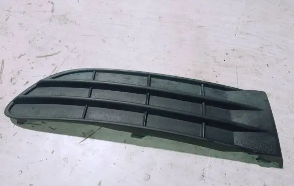 Volvo S40 Front bumper lower grill 30744922 BP88B