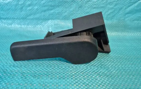 Volkswagen PASSAT B7 Engine bonnet (hood) release handle 1J1823533C 1K1823633