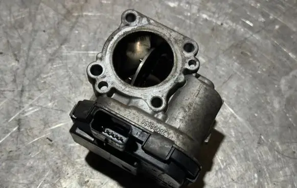 Citroen C4 II Throttle valve 9673534480