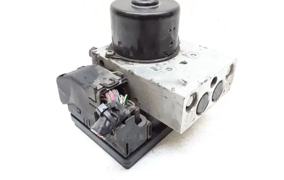 Volvo XC90 ABS Pump 30714956